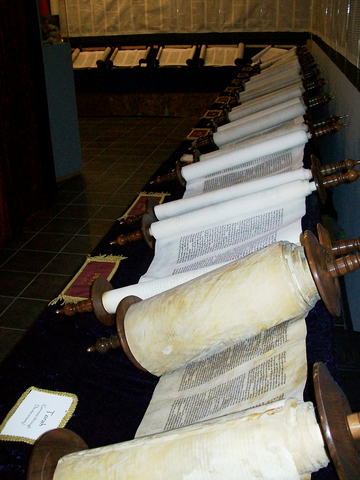 Conjunto Completo dos Rolos da TaNaKh
